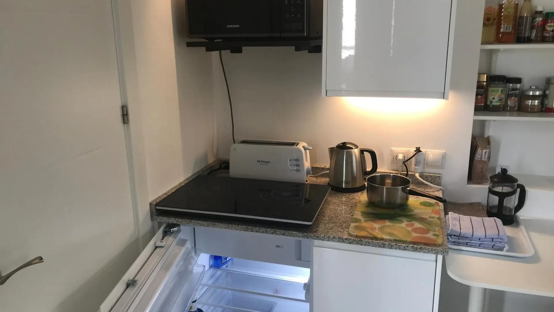 דירה מאלגה Studio Views Apartment, Cortijo Fruitful Hills ספרד